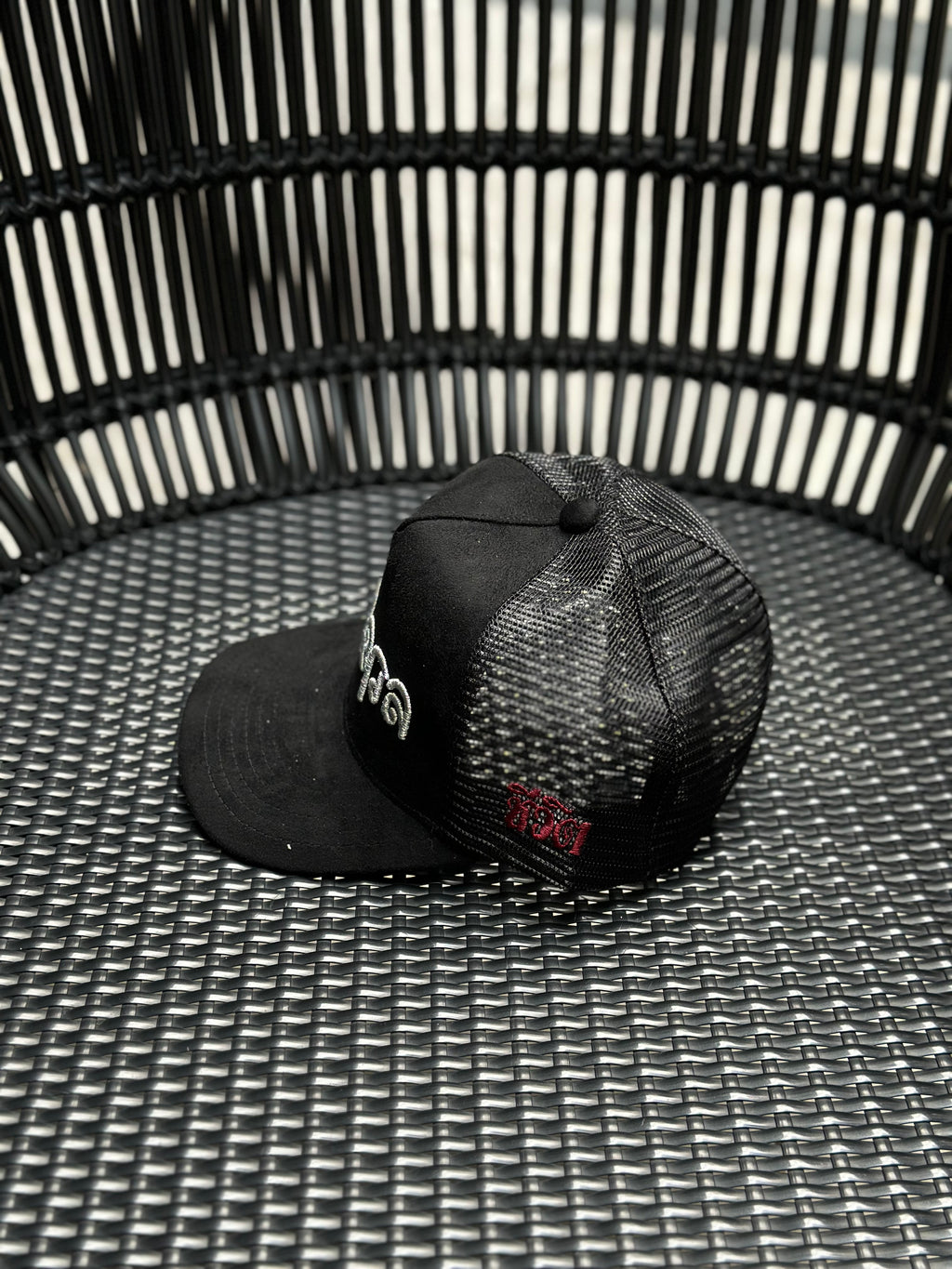 Laropa - Thai font logo trucker cap