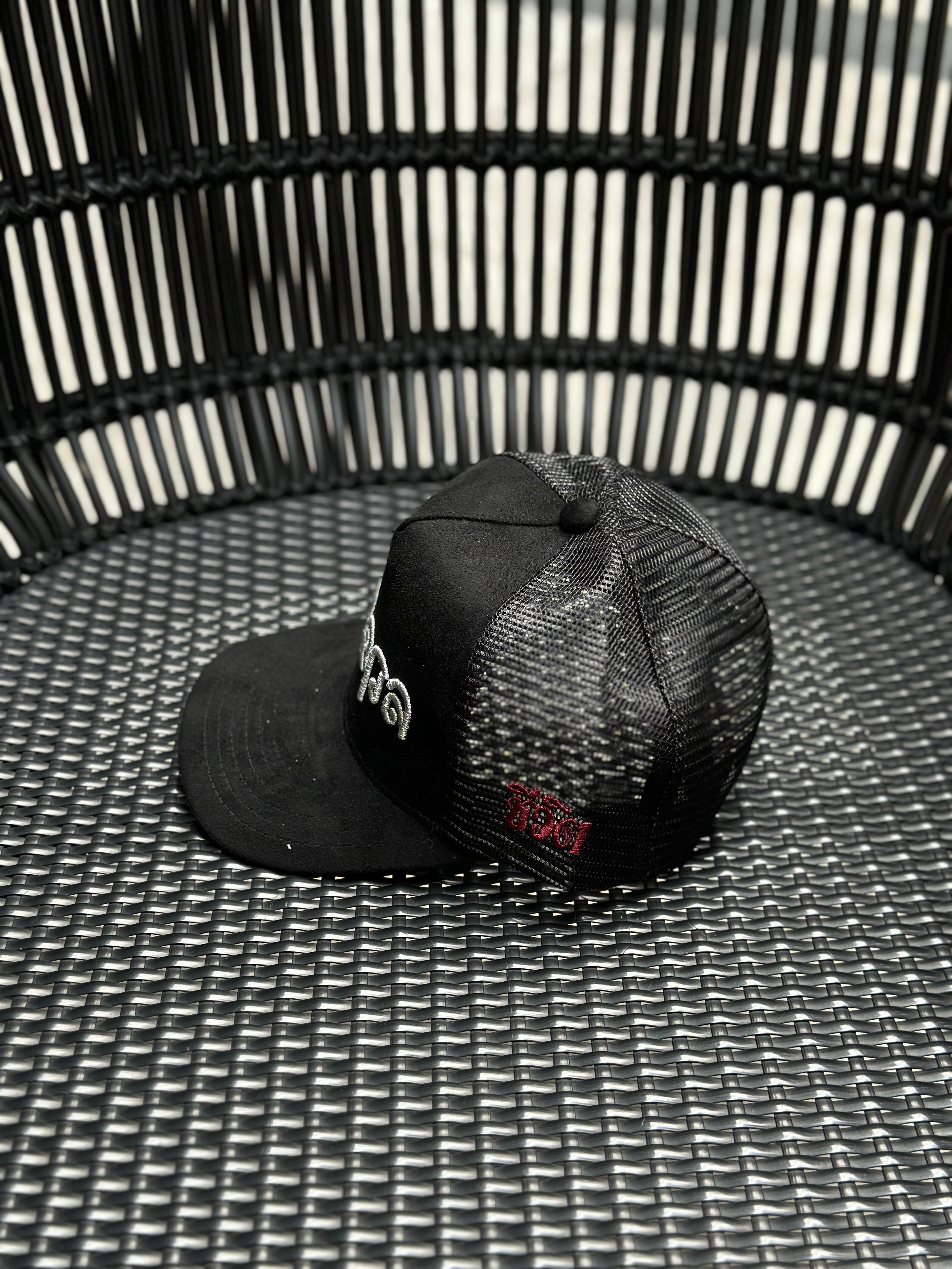 Laropa - Thai font logo trucker cap