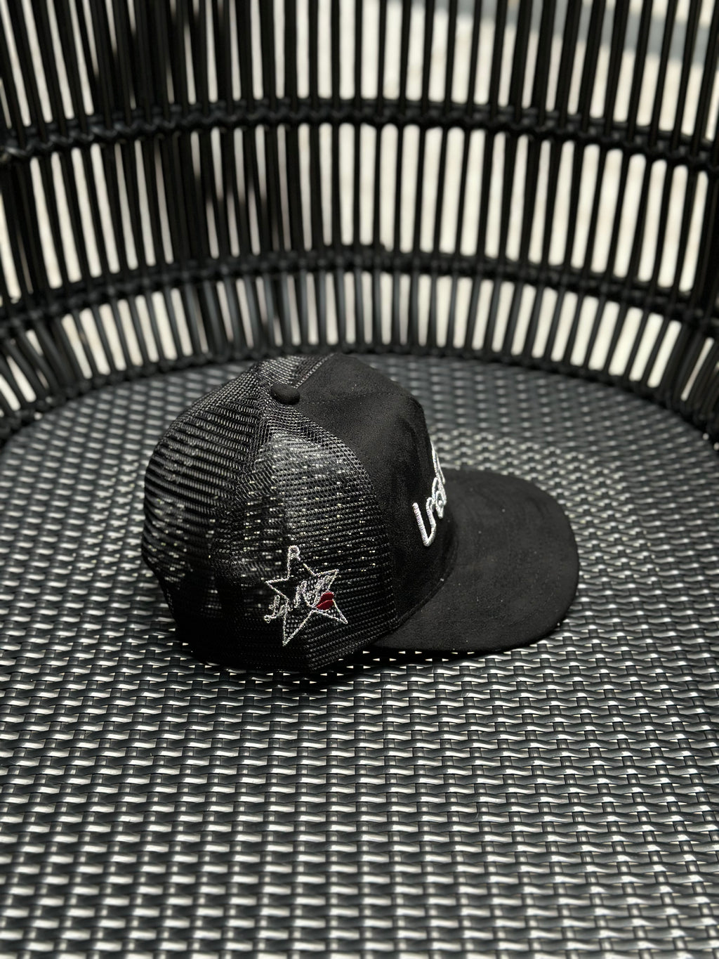 Laropa - Thai font logo trucker cap